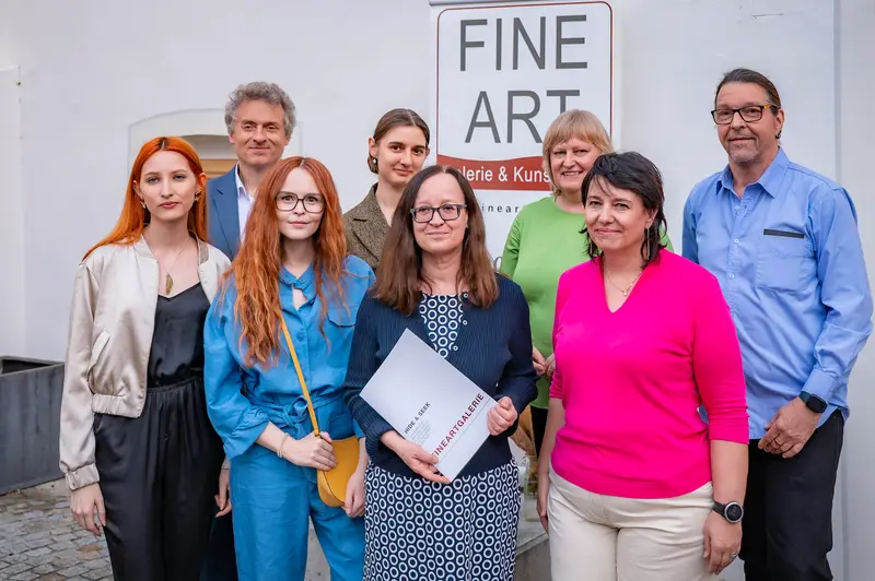 "Hide & Seek" Exhibition Group Portrait at Fine Art Gallery Traismauer