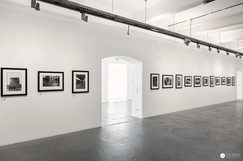 Elliott Erwitt Exhibition at Ostlicht Gallery, Vienna 2024
