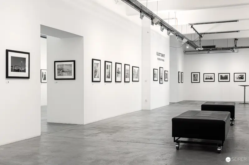 Elliott Erwitt Exhibition "In Love With..." Installation View at Ostlicht Gallery