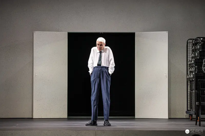 Solitary Performance at Theater in der Josefstadt's Trilogie der Sommerfrische