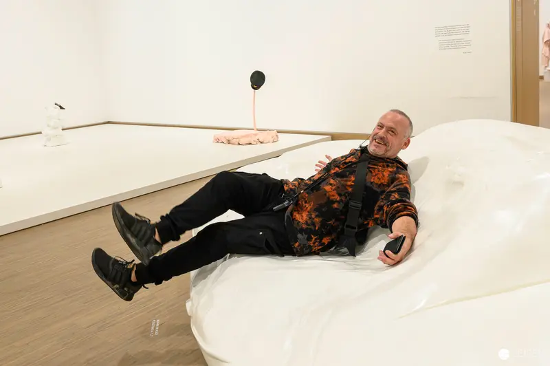 Erwin Wurm's Playful Performance at ALBERTINA MODERN Retrospective, Vienna