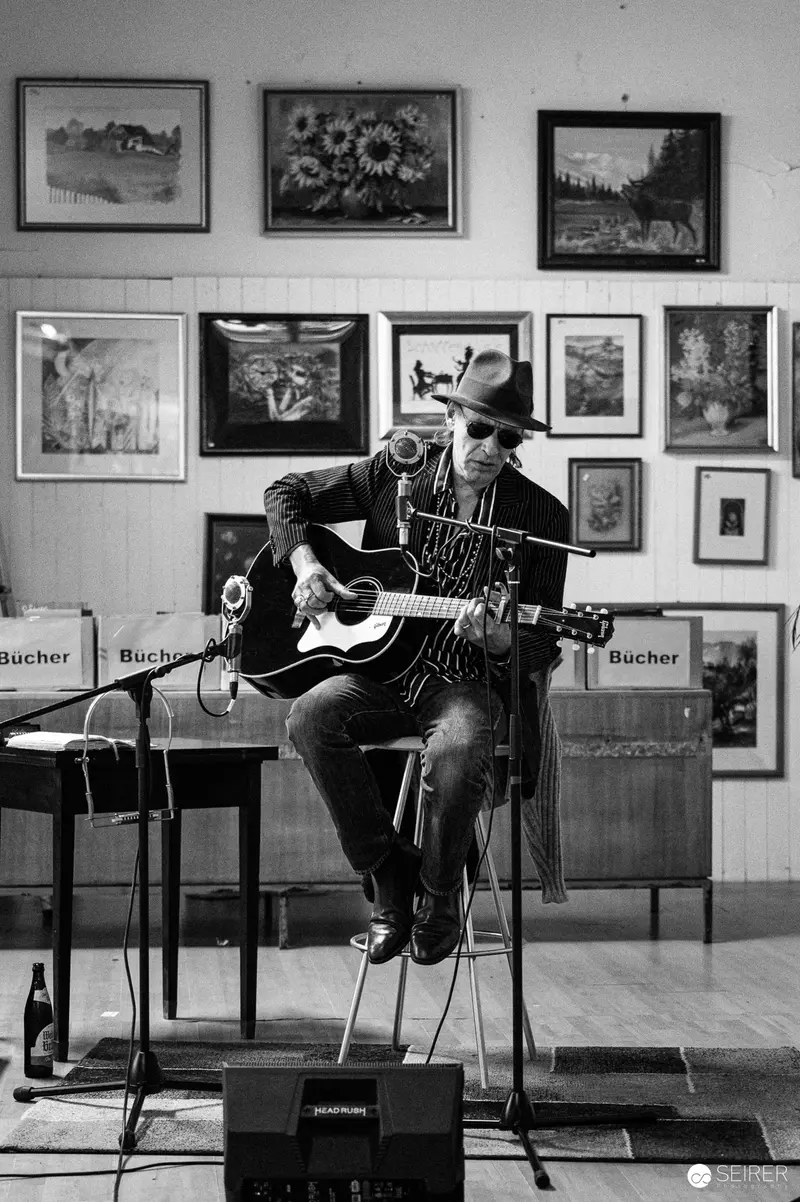 Ernst Molden Performing Acoustic Guitar at Carla Mittersteig Private Concert