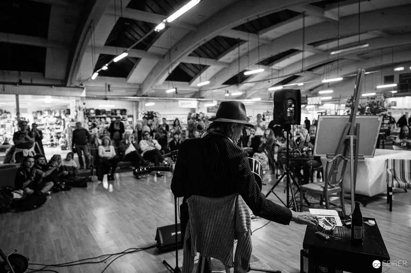 Ernst Molden Performing Intimate Concert at Carla Mittersteig Venue
