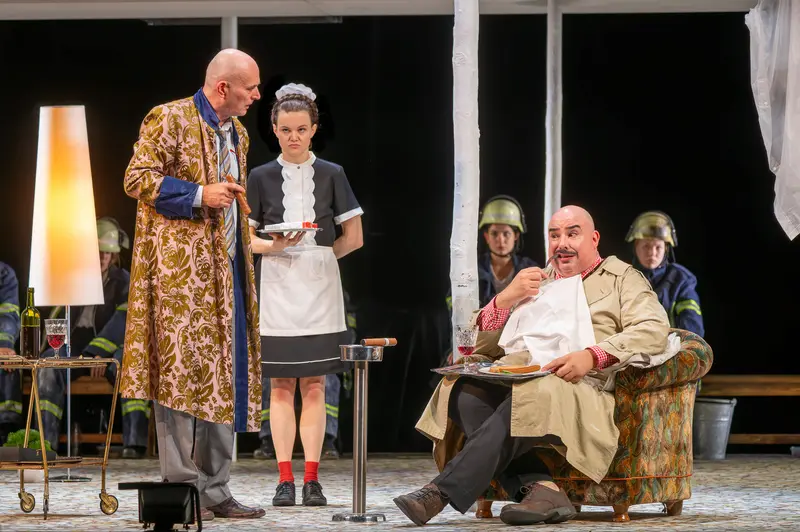 Theater der Josefstadt's "Biedermann und die Brandstifter" Stage Performance