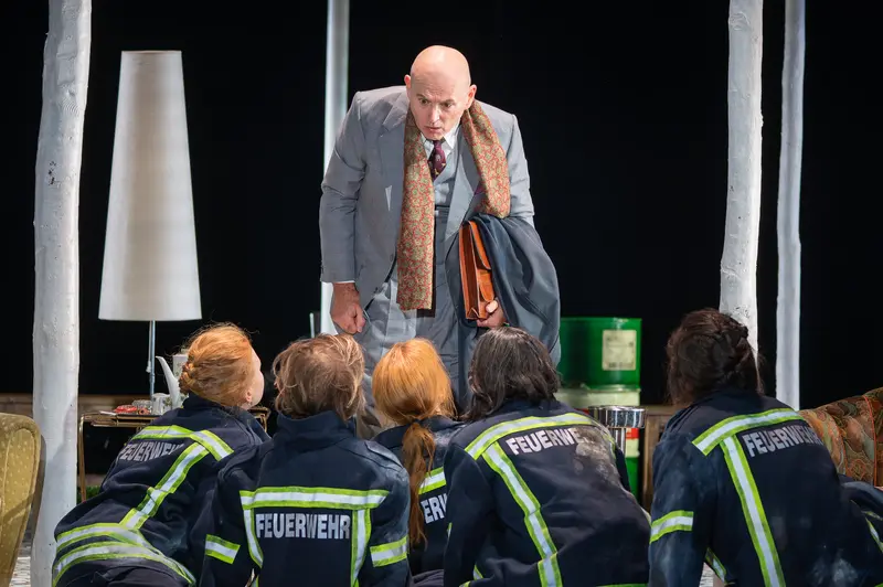 Theater der Josefstadt Performance: "Biedermann und die Brandstifter" Fire Prevention Scene
