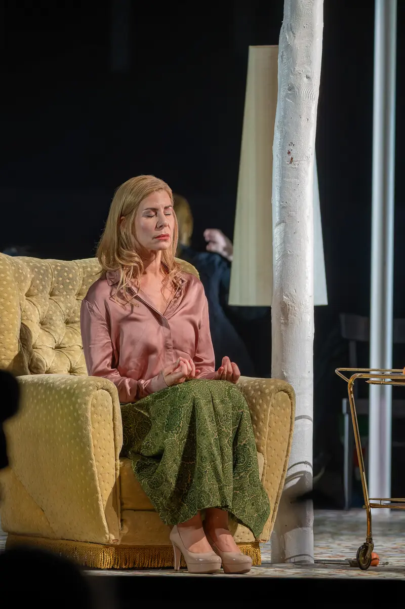 Franziska Weisz in Theater der Josefstadt's Performance of "Biedermann und die Brandstifter"