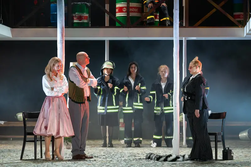 Theater der Josefstadt's "Biedermann und die Brandstifter" Stage Production