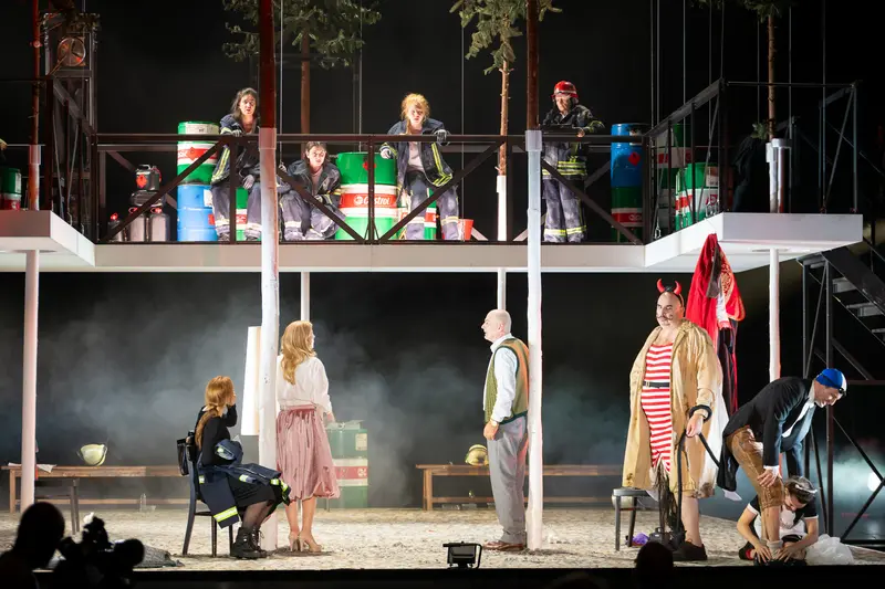 Theater der Josefstadt Performance of "Biedermann und die Brandstifter" Stage Scene