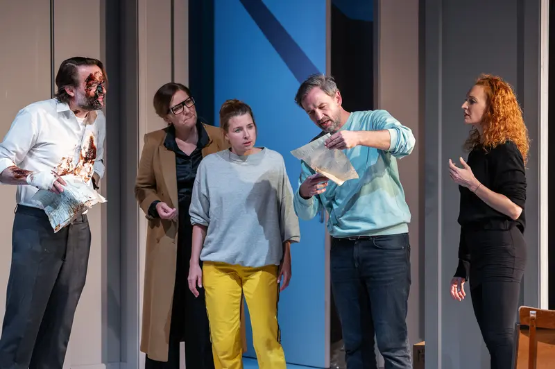 Theater Performance "Nachtlacht" at Kammerspielen: Dramatic Ensemble Scene