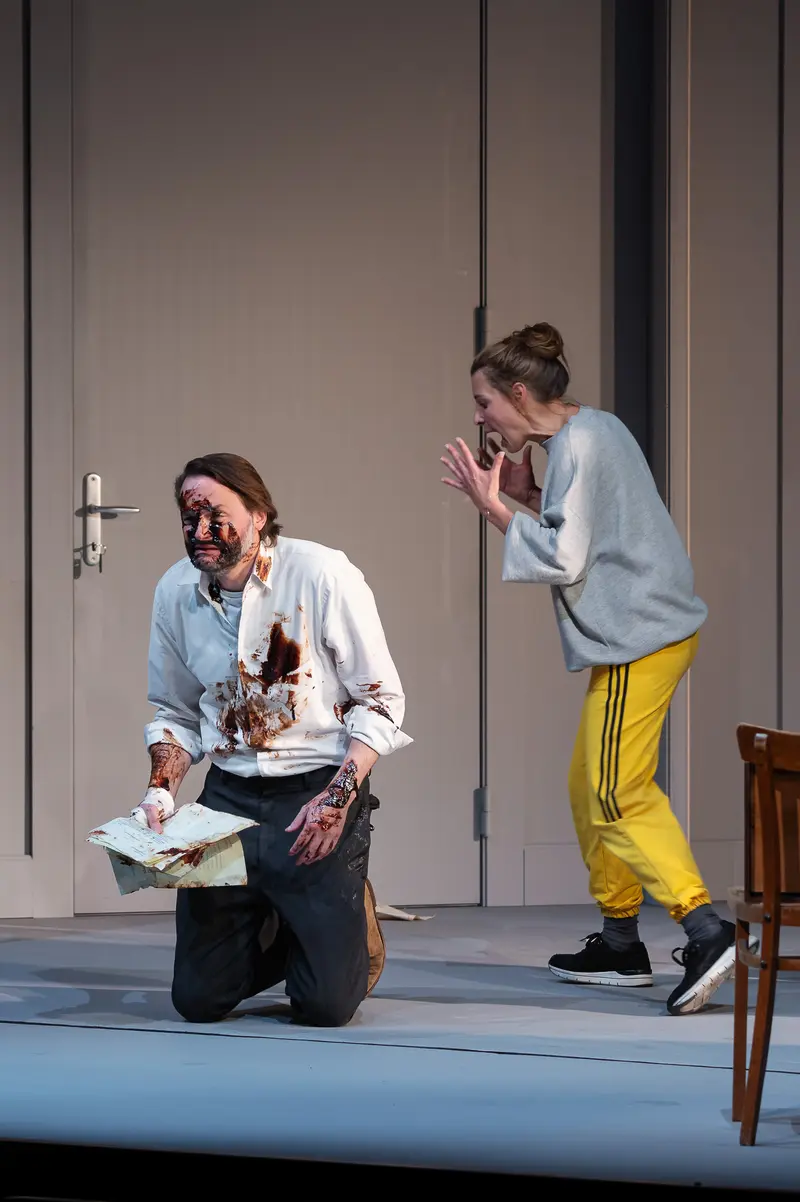 Dramatic Stage Performance of "Nachtlacht" at Kammerspielen Theater