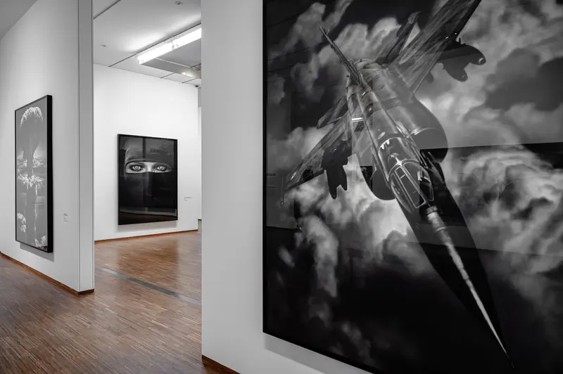 Robert Long Exhibition at Albertina Vienna: Monochrome Jet in Gallery Space