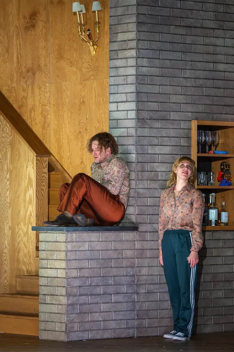 Uncle Wanya Theatrical Performance: Two Actors in Contrasting Poses at Josefstadt Theater