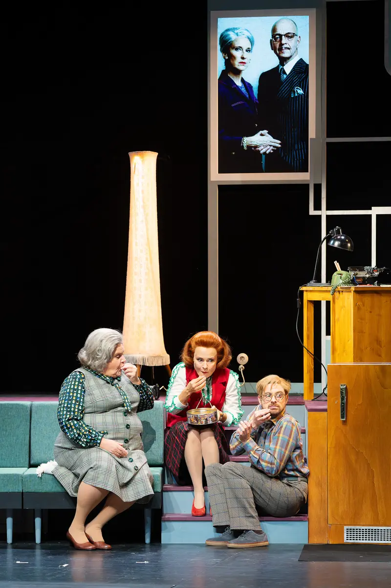 Theater Scene from "Miss Scrooge" at Kammerspielen, Dramatic Staging with Three Actors