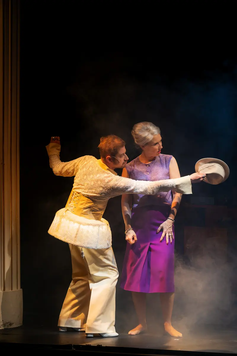 Miss Scrooge Theater Performance at Kammerspielen, Dramatic Stage Moment