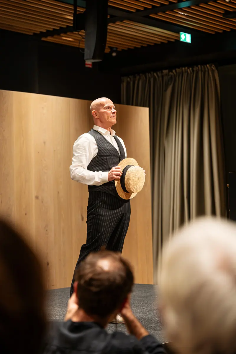 LEO Performance at Wien Museum Exhibition Opening on Winter in Vienna