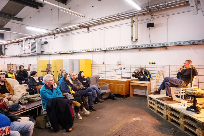 Tex Rubinowitz Reads "Dreh den Mond um" at carla Mittersteig Event