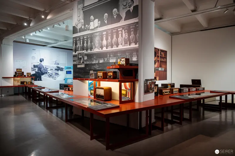 Exploring Radio History: Exhibition Display at Vienna Technical Museum