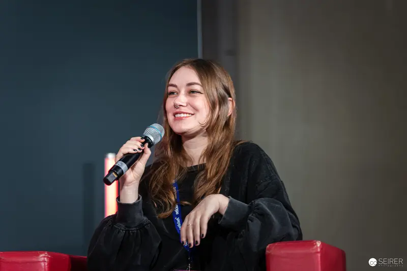 Young Speaker Presenting at Vienna ComicCon 2024 Panel Discussion