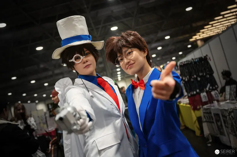 Cosplay Duo in Blue and White at Vienna ComicCon 2024