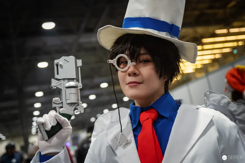 Cosplay Detective Dressed in White at Vienna ComicCon 2024