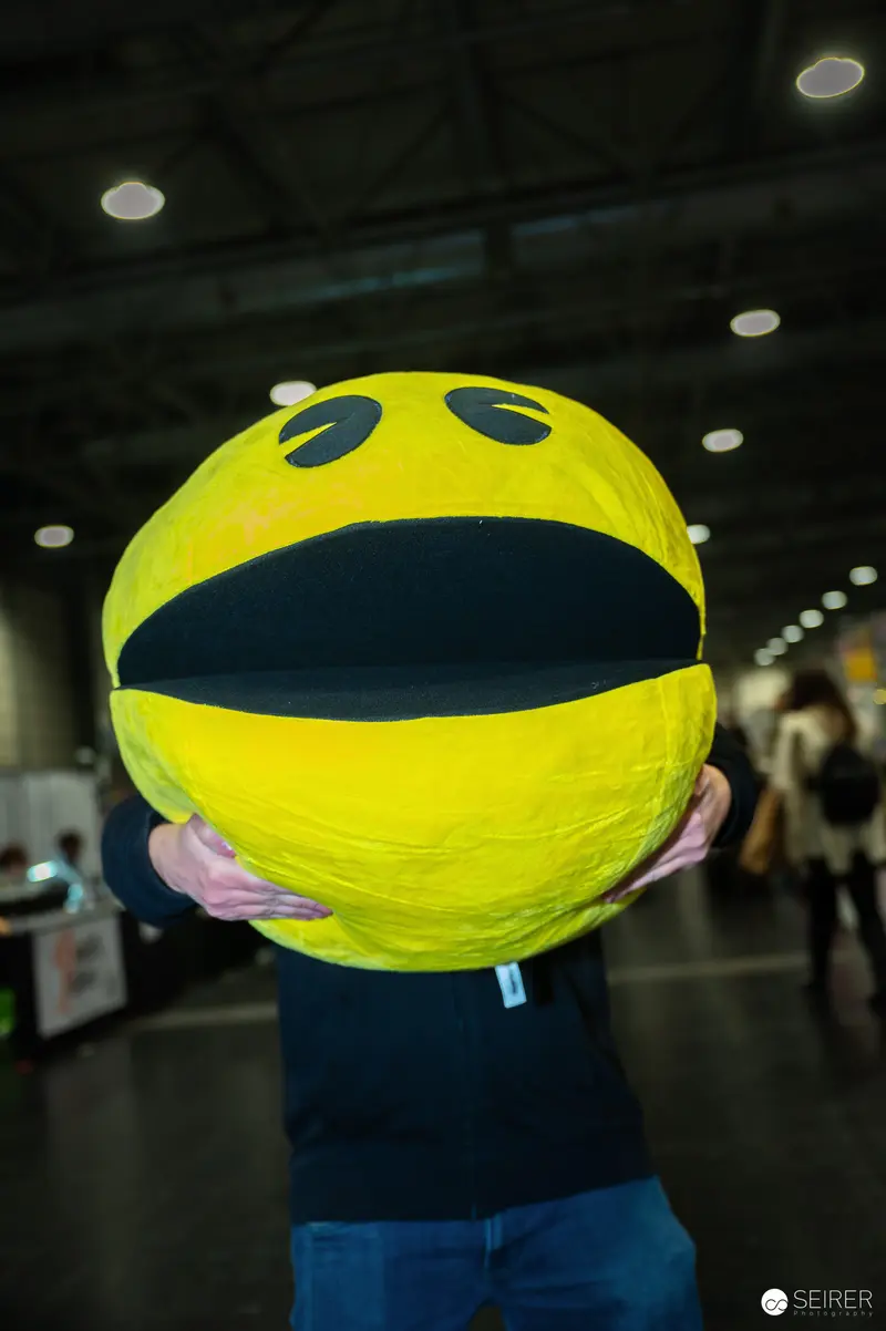 Pac-Man Cosplay at Vienna ComicCon 2024 Convention Center