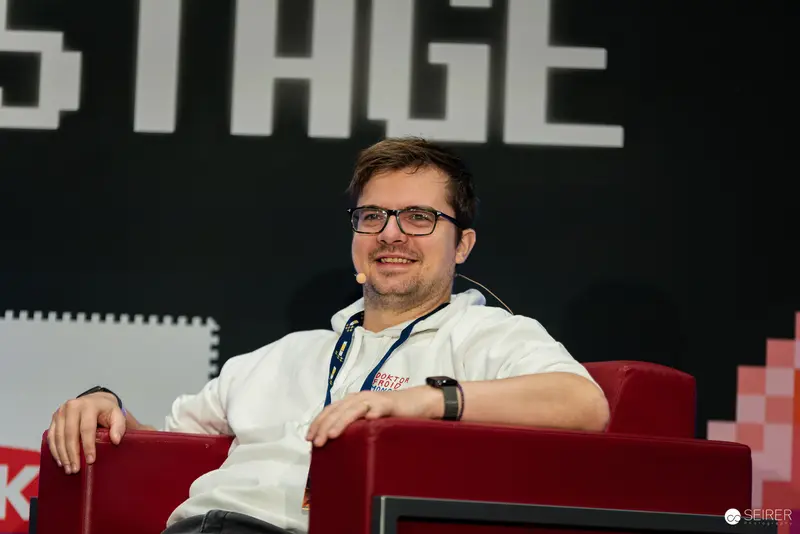 Speaker at VIECC 2024 Comic Convention Shares Insights on Red Stage