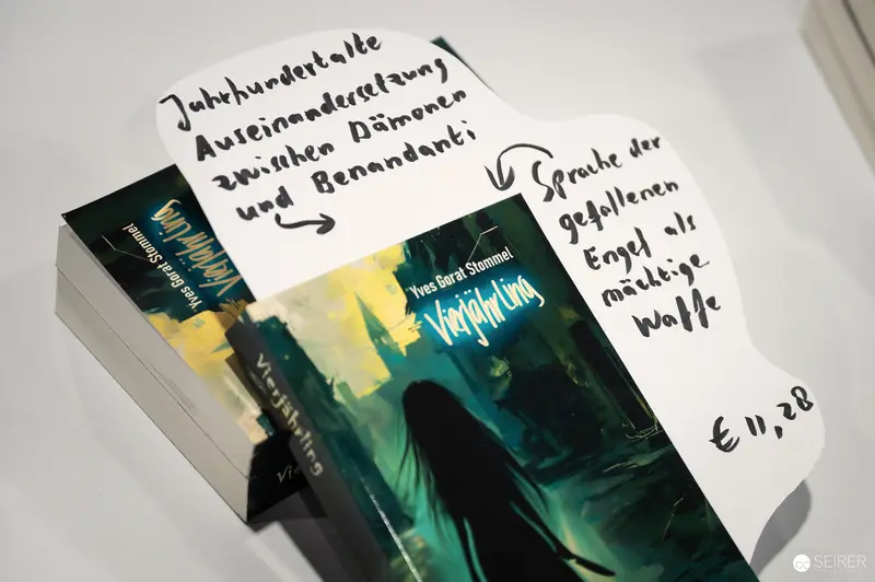 German Book Presentation: "Vogelgrau" by Vera Berg Stummel at Local Event