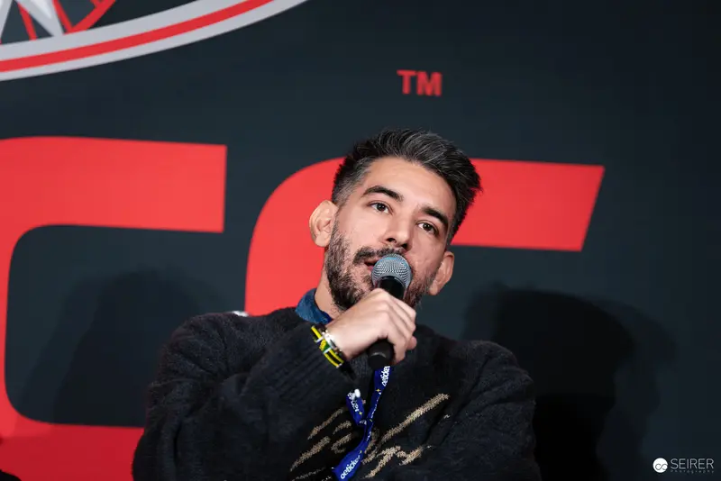 Speaker Addresses Audience at Vienna ComicCon 2024 Event