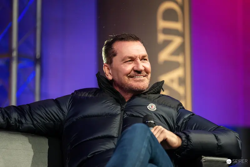 Laughing Guest at Vienna ComicCon 2024 Enjoying Stage Interview