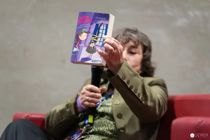 Author Presenting Book at Vienna ComicCon 2024 Reading Event