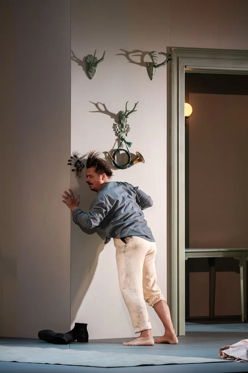 Michael Dangl Performing Dynamic Scene in "Die Affäre Rue de Lourcine" Theater Rehearsal
