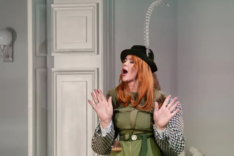 Kimberly Rydell as Norine in "Die Affäre Rue de Lourcine" Theatrical Probe