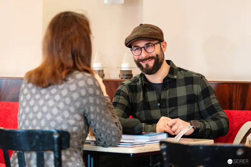 Falk Holzapfel Interviews Janett Cernohuby at Cafe Museum in Vienna