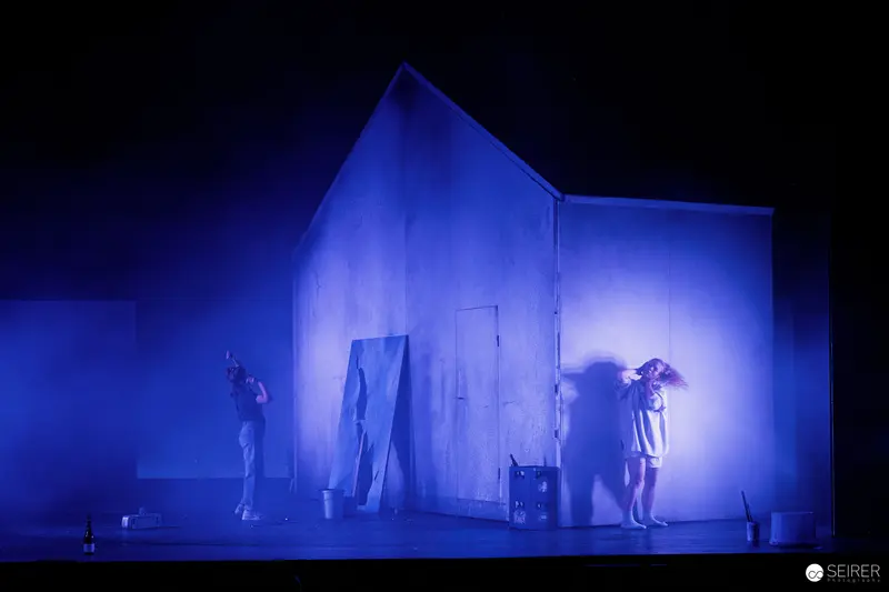"Azur oder die Farbe von Wasser" - Theatrical Staging in Blue Light at Theater in der Josefstadt