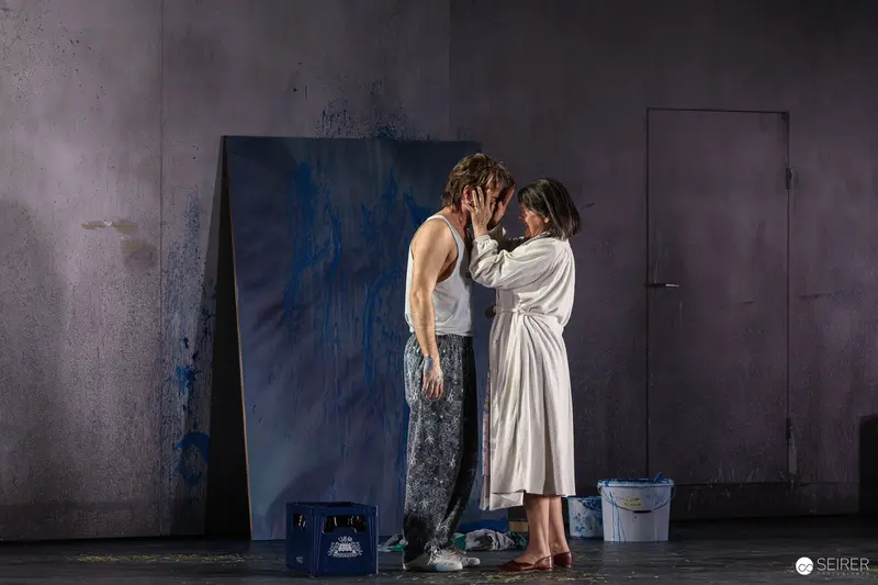 Intimate Moment from "Azur oder die Farbe von Wasser" Theater Production