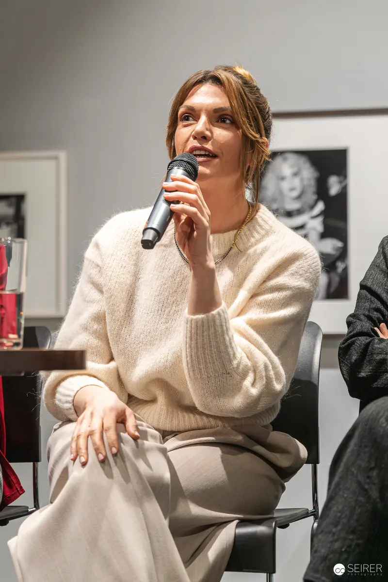 Barbara Blaha Speaking at WestLicht's "UN-/SICHTBAR" Event on Women's Social Realities