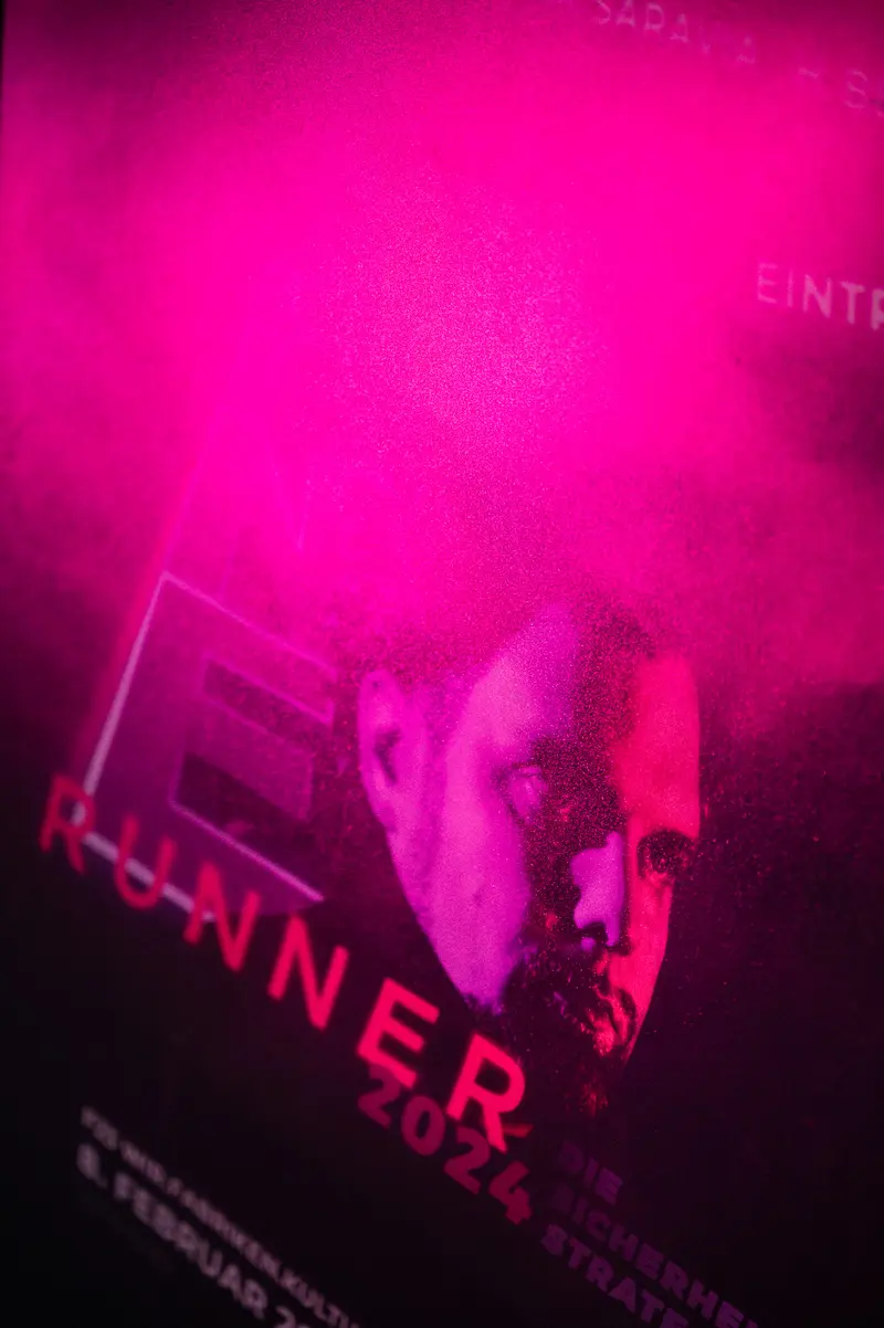 David Czifer in LINE RUNNER 2024: Intense Performance on Dark Stage