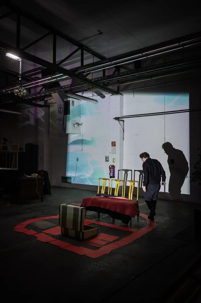 LINE RUNNER 2024: David Czifer Performs in Experimental Stage Production