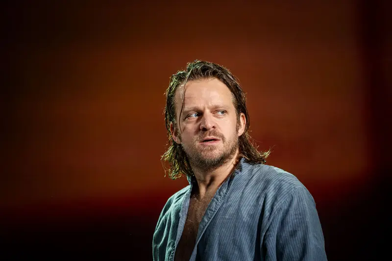 Intense Actor in Wet Hair During "Of Mice and Men" Theater Photoshoot