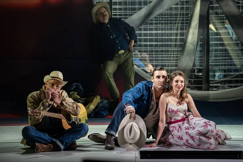 Theatrical Scene from "Von Mäusen und Menschen" at Kammerspielen Theater