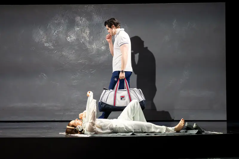 Dramatic Staging of Das Weite Land at Theater in der Josefstadt