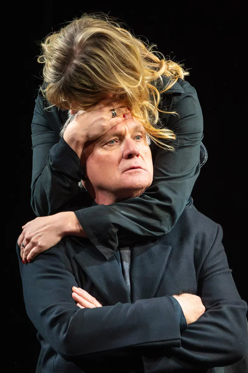 Intense Stage Performance During Theaterprobe "Das Weite Land" at Theater in der Josefstadt