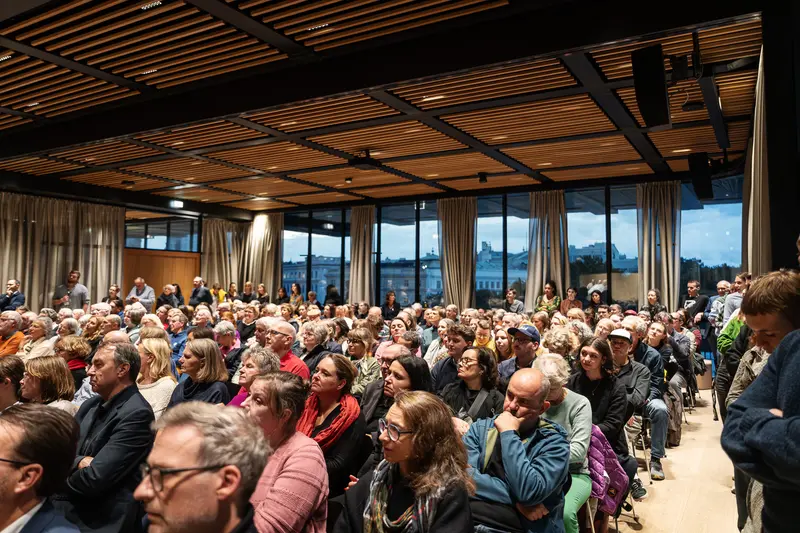 Large Audience Gathered at Wien Museum for "Fleisch" Exhibition Opening