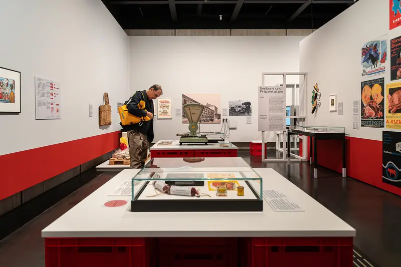 Museum Exhibition on "Fleisch" Explores Design and Cultural Artifacts