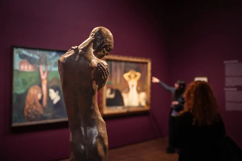 Bronze Sculpture Contemplating Art at Gothic Modern Exhibition, Albertina