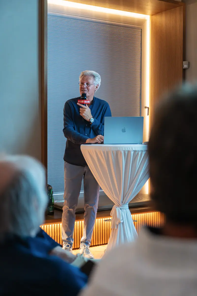 Alfred Seiland Presenting at Leica Gallery Vienna Photography Event