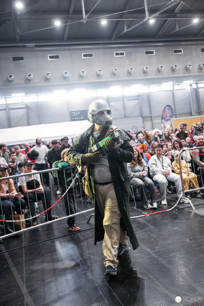Military Tactical Cosplayer Performs at Vienna ComicCon 2025