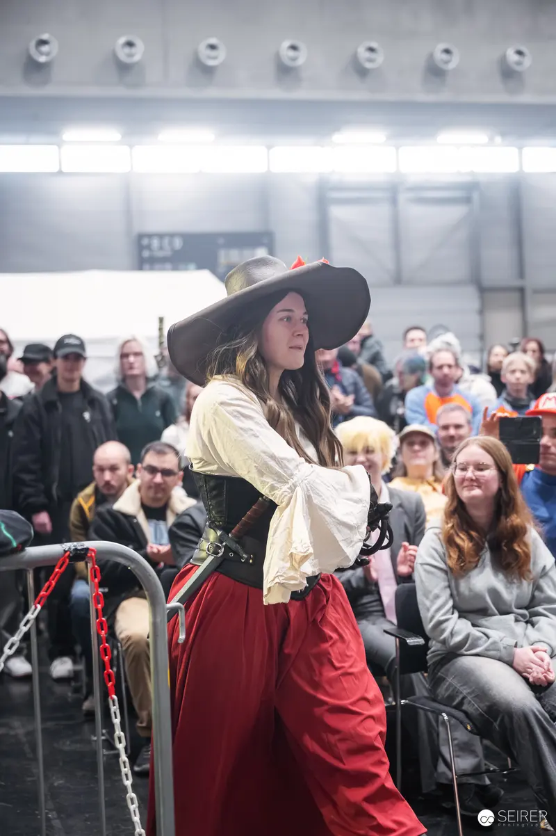 Historical Costume Performer at Vienna ComicCon 2025 "Bis einer weint" Showcase