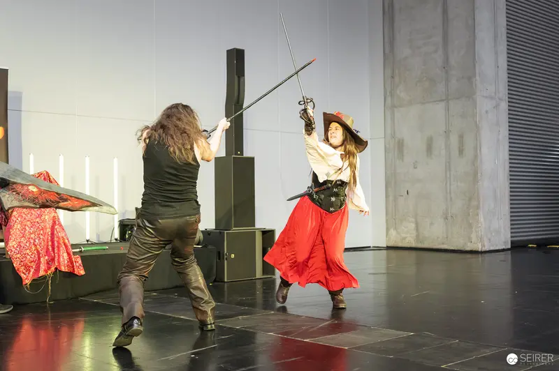 Schaukampf "Bis einer weint" Sword Combat at Vienna ComicCon 2025