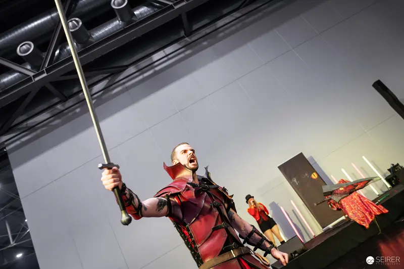 Cosplayer Sword Combat Performance at Vienna ComicCon 2025